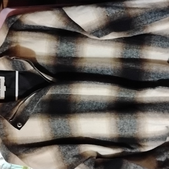 Coat - Picture 6 of 6